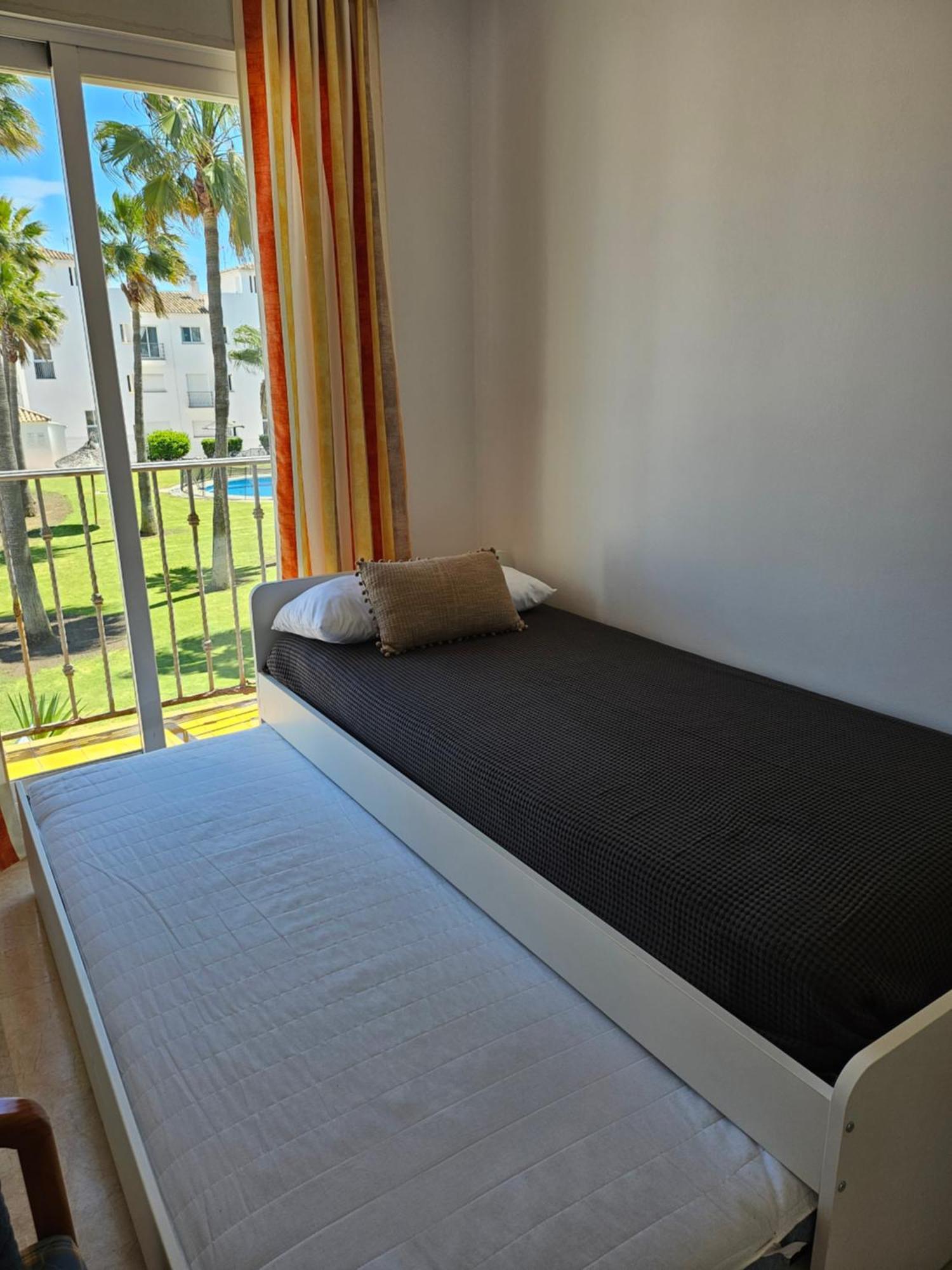3 Bedrooms With Pool & Parking, Close To Sea And Gibraltar Manilva Exterior photo